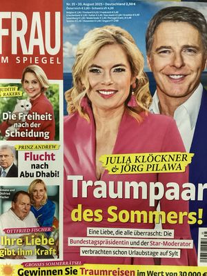 FRAU IM SPIEGEL D #25035