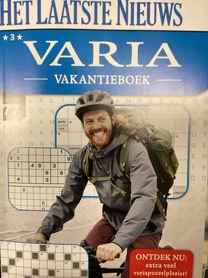 HLN VARIA 3* VAKANTIEBOEK #77