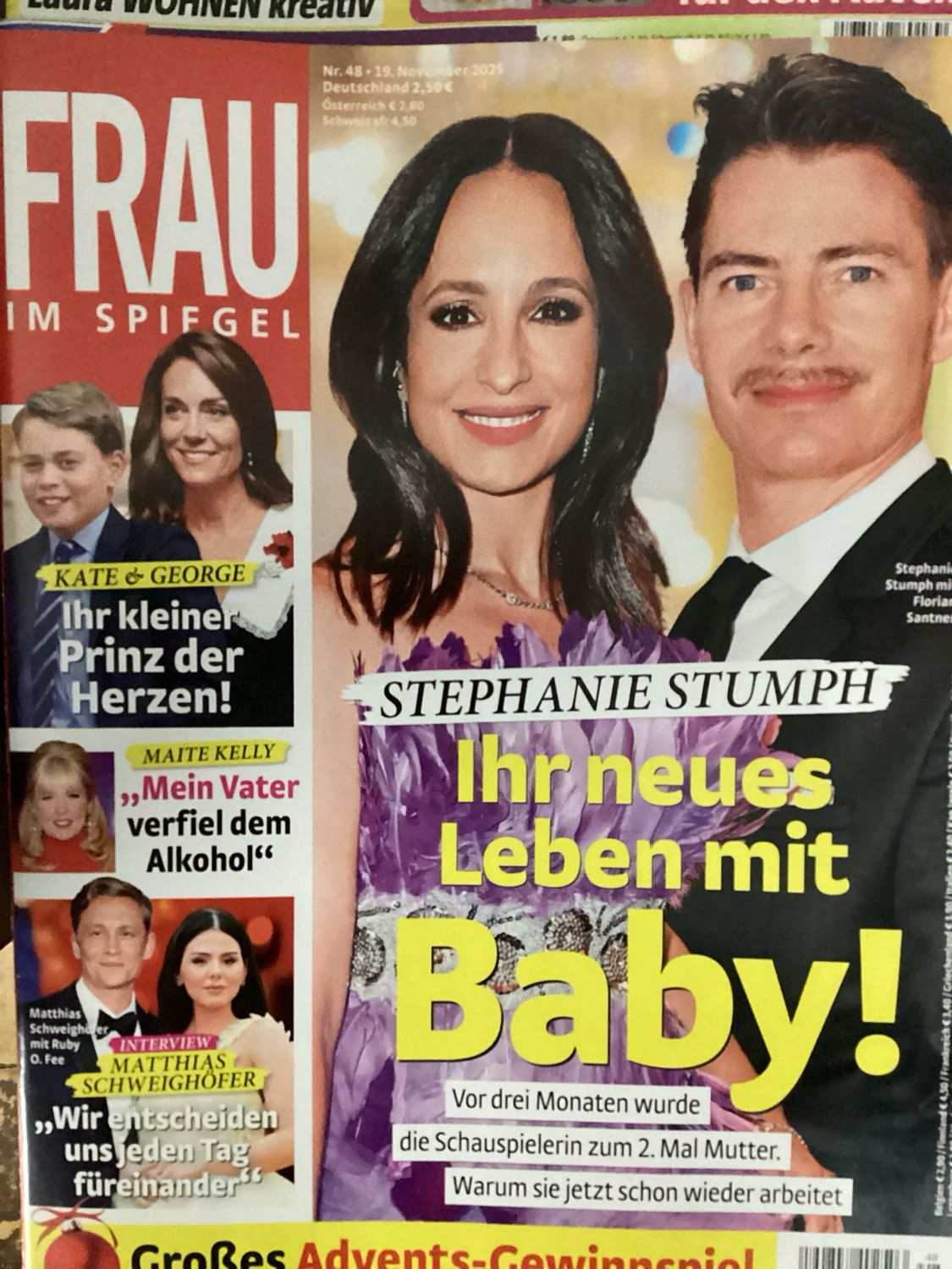 FRAU IM SPIEGEL D #25048