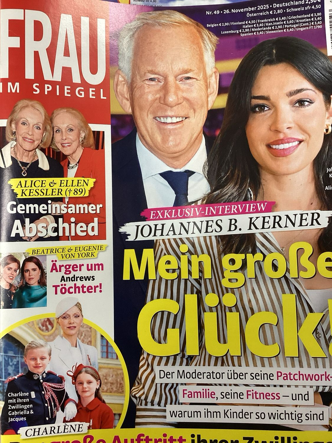 FRAU IM SPIEGEL D #25049