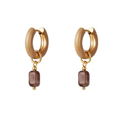 Beige Charm oorbellen