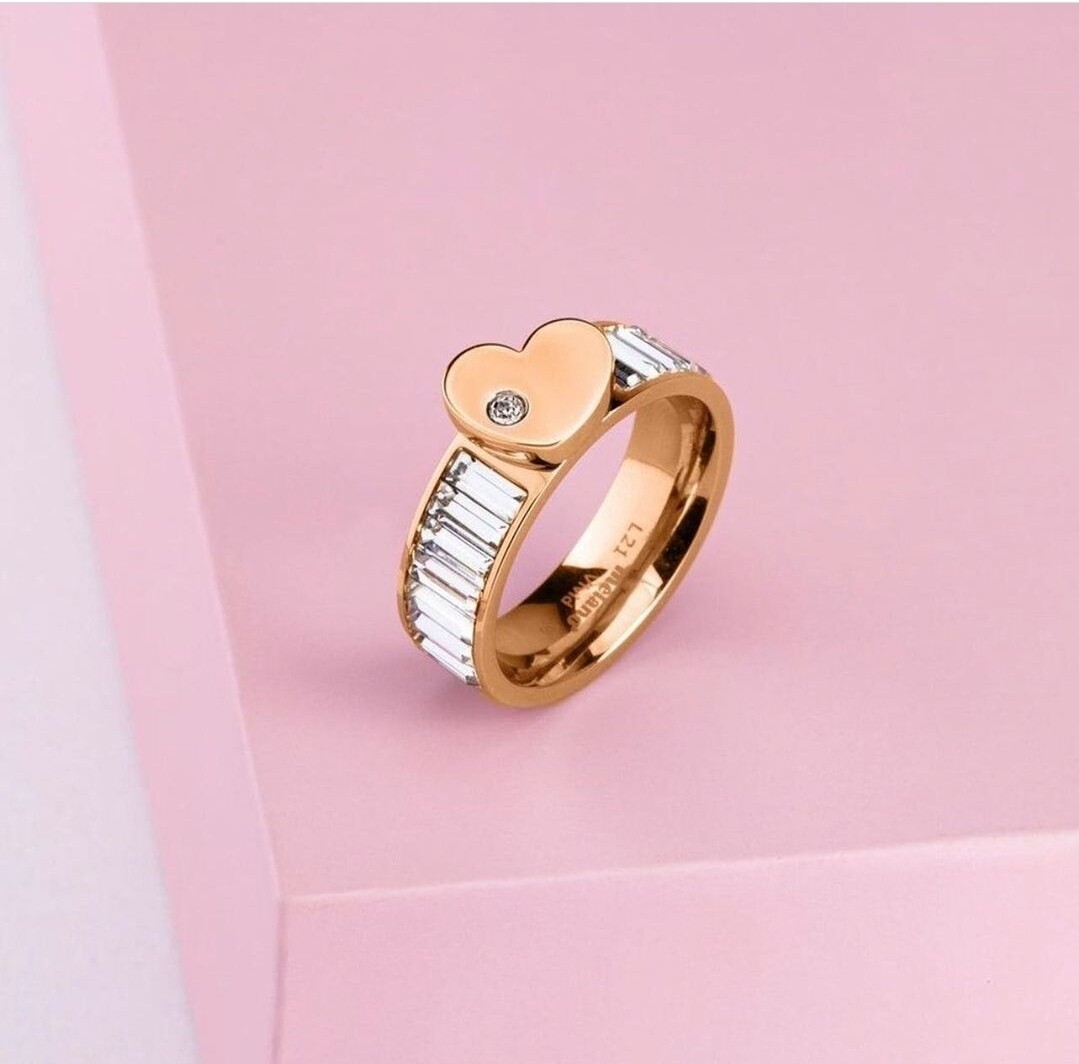 Melano Vivid Sparkling Valentine Ring