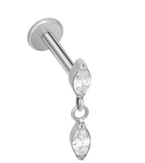 Labret/helix/tragus piercing in titanium met een hangertje