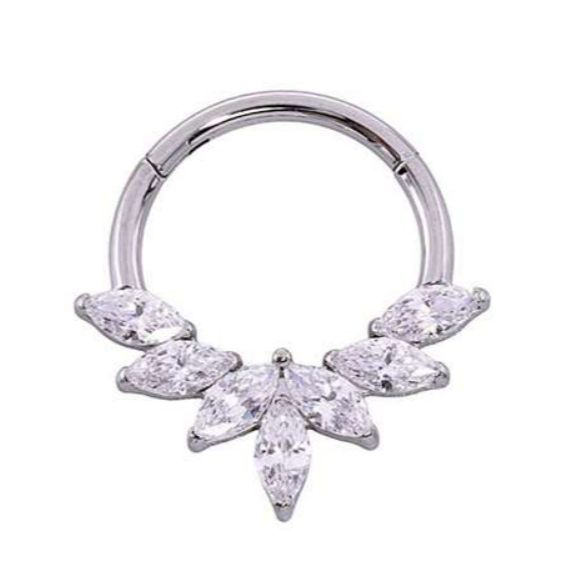 Segmentring/clicker in chirurgisch staal met 7 ovale witte kristallen