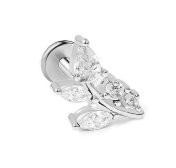 Labret/helix/tragus piercing in Titanium blaadje met 5 kristallen