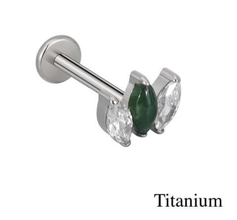 Helix/tragus piercing zilver in titanium met een agaat steentje en 2 witte kristallen