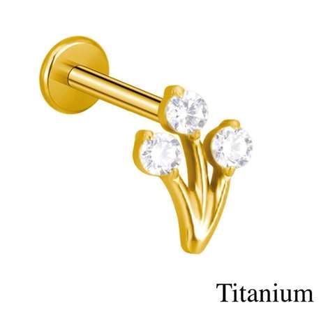 Helix/tragus piercing in goud titanium met een bloem