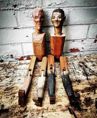Amis en bois - deux marionnettes sculptées à la main Marionnettes italiennes du XIXe siècle