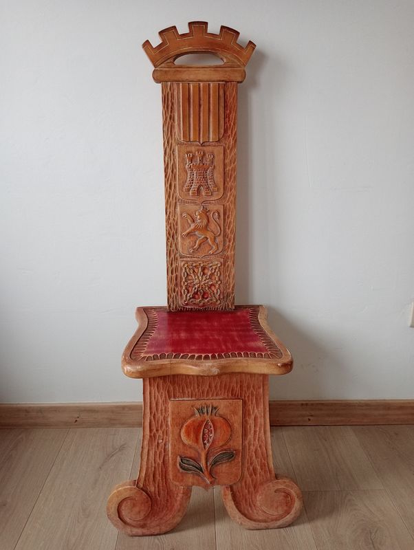 Spanish castle chair - Early 20th century - Solid wood