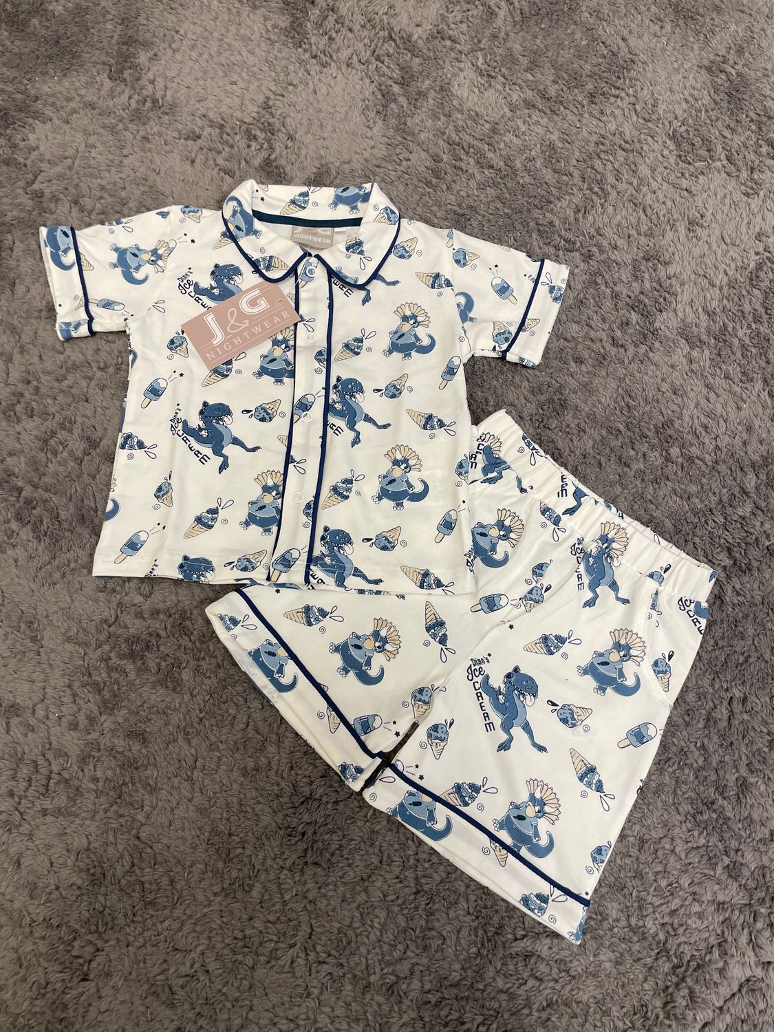 J&amp;G Nightwear zomerpyjama Dino wit