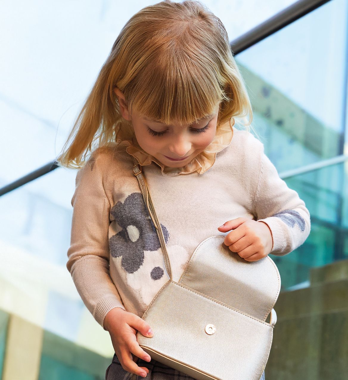 iDo licht gebreid pulletje beige met bloemen