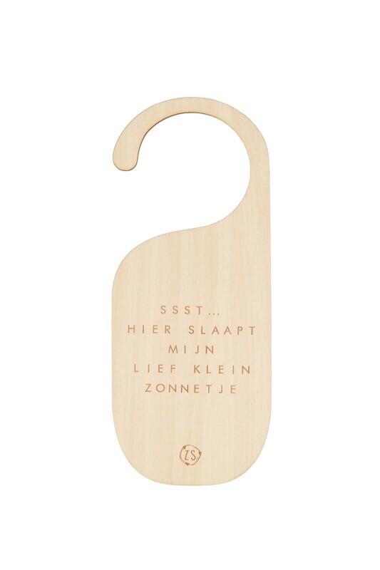 ZUSSS HOUTEN DEURHANGER IN ZAKJE KLEIN ZONNETJE
