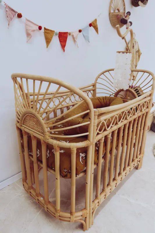 Coko's Sun rotan ledikant met mobielhouder
