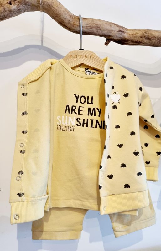 Blablabla 3 delige set, short, tshirt en jasje, laatste stuk, 80