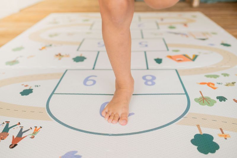 Play &amp; Go puzzelmat, opbergdoos en minihuisje - hinkelen