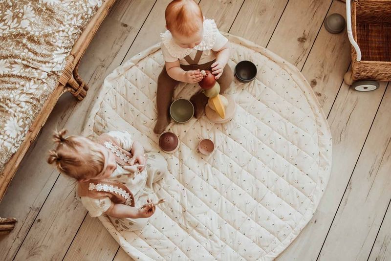 organic babyspeelkleed &amp; reistas - moon