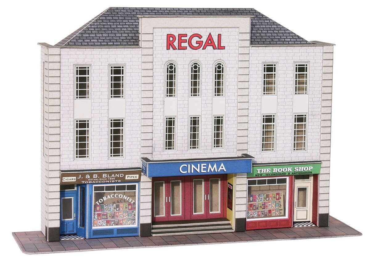 Metcalfe PO206 OO/HO Scale Low Relief Cinema & Shops Card Kit