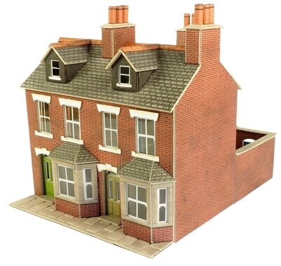 Metcalfe PO261 OO/HO Scale Terraced Houses In Red Brick Card Kit