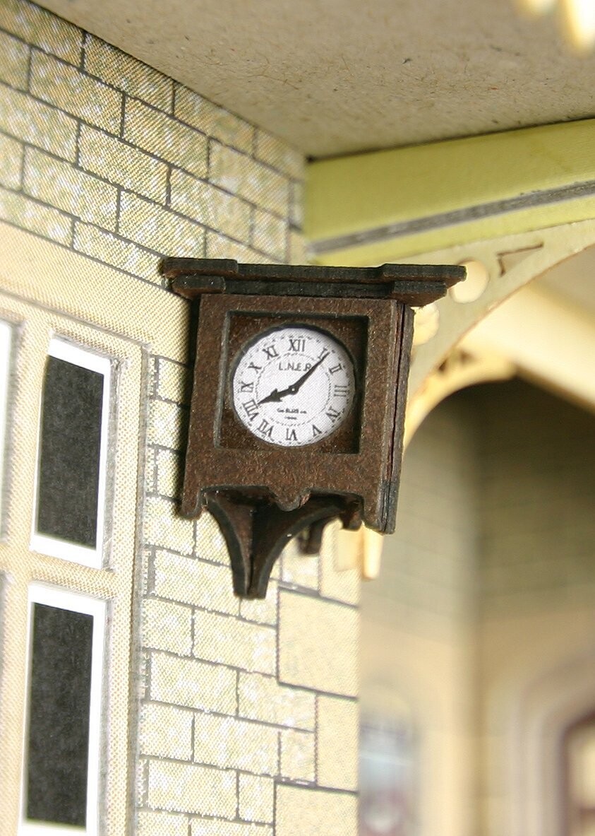 Metcalfe PO515 OO/HO Scale Station Clocks Card Kit