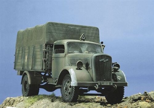 Italeri 0216 Opel Blitz 1:35 Scale Plastic Model Kit