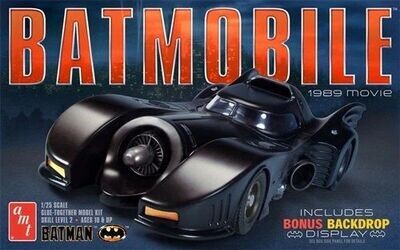 AMT 935 1989 Batmobile 1:25 Scale Plastic Model Kit