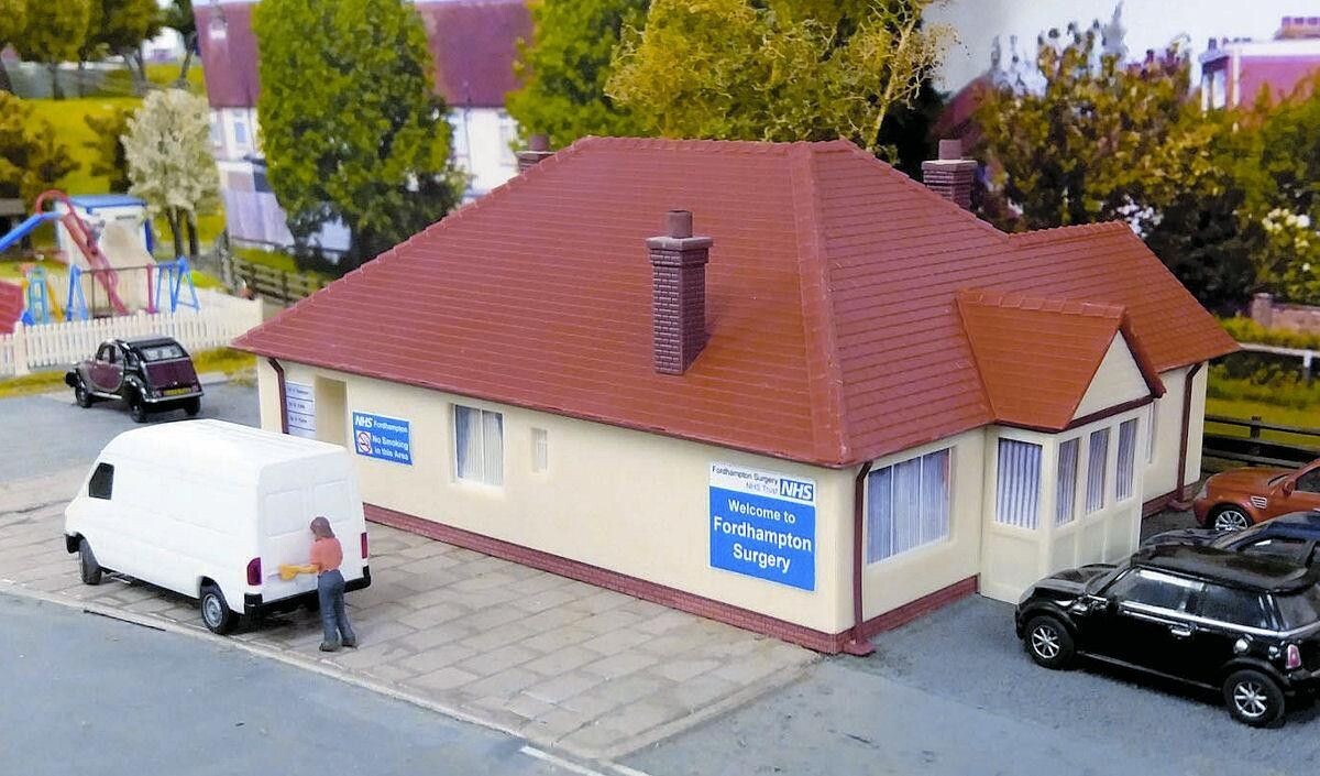 Gaugemaster GM410 Fordhampton Rest Home/Doctor's Surgery Kit OO Scale
