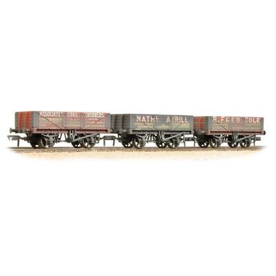 Bachmann 37-097 Plank Wagon ‘Coal Trader’ – Triple Pack Weathered
