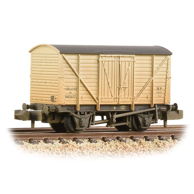 Graham Farish 373-725D BR 10T Insulated Van BR White [W] N Gauge