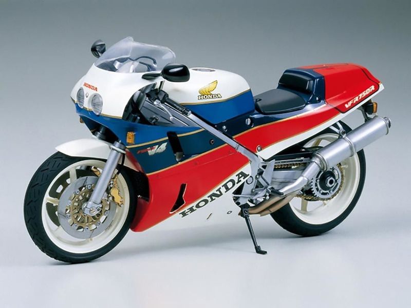 Tamiya 14057 Honda VFR750R 1:12 Scale Plastic Model Kit