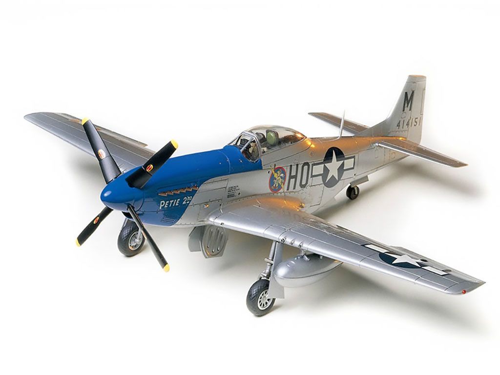 Tamiya 61040 North American P-51D Mustang 8th Af 1:48 Scale Plastic Model Kit