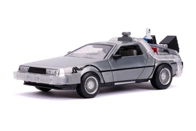 Jada 31468  Back to the Future II DeLorean Time Machine 1:24 Scale Diecast Model