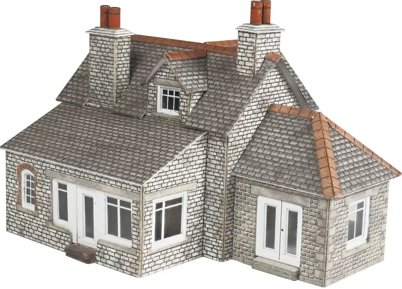 Metcalfe PN157 N Scale Grange House Card Kit