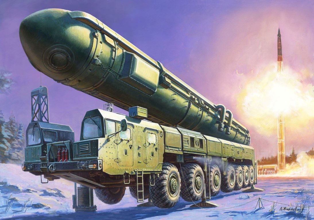 Zvezda 5003 Ballistic Missile Launcher "Topol" 1:72 Scale Plastic Model Kit