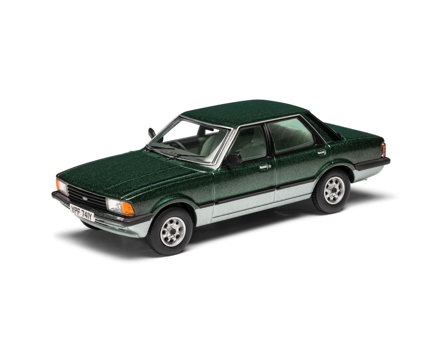 Corgi VA15005 Ford Cortina Mk5 1.6 Carousel, Forrest & Crystal Green Diecast Model
