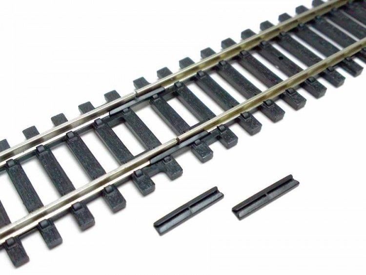 Hornby R920 Insulated Fishplates (Pack 12) OO/HO Gauge