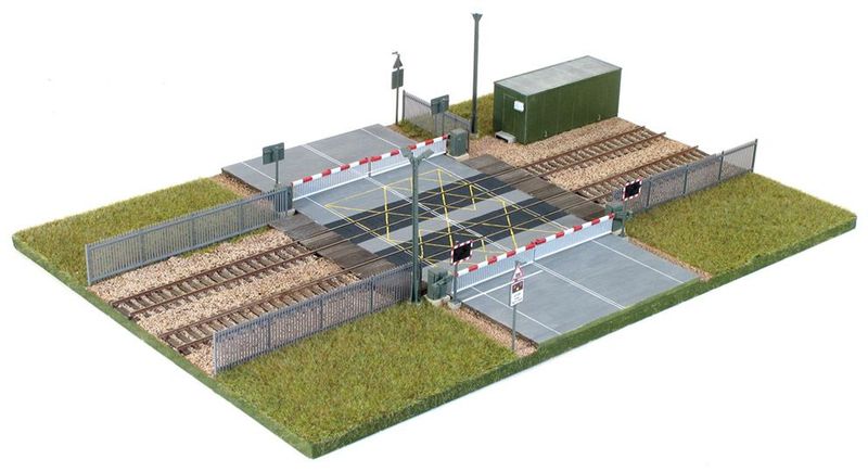 Wills Modern SSM318 Industrial/Retail Unit Base Kit OO/HO Gauge