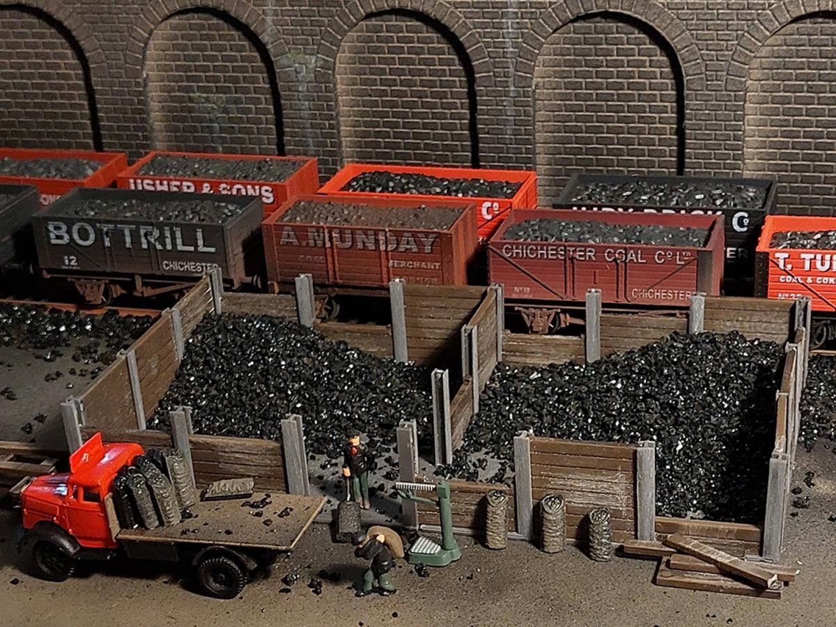 Gaugemaster GM498 Fordhampton Coal Storage Compound Kit OO Scale