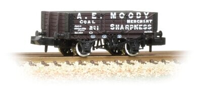 Graham Farish Coaches & Wagons
