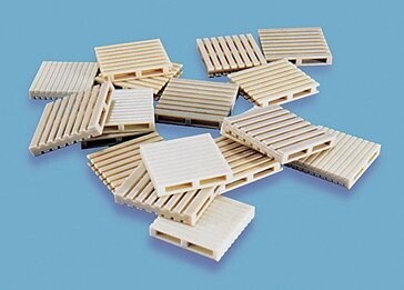 Modelscene by Peco 5081 Pallets 18pcs OO/HO Gauge