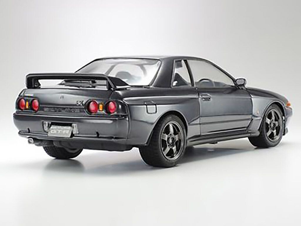 Tamiya 24090 Nissan Skyline GTR 1:24 Scale Plastic Model Kit Tamiya 24090 Nissan Skyline GTR 1:24 Scale Plastic Model Kit