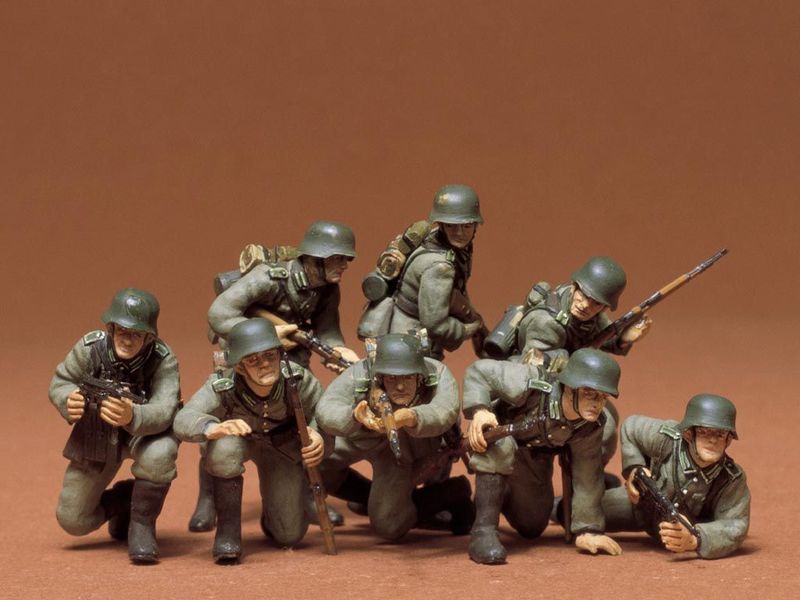 Tamiya 35061 German Panzer Grenadiers 1:35 Scale Plastic Model Kit Tamiya 35061 German Panzer Grenadiers 1:35 Scale Plastic Model Kit