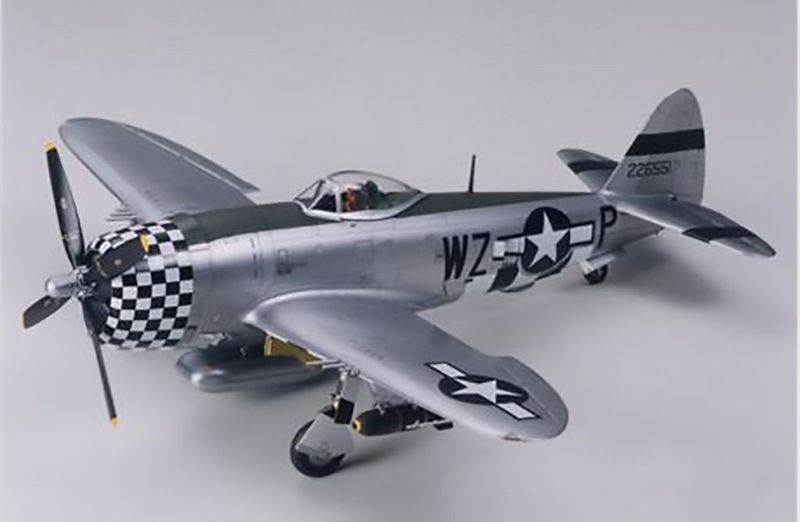 Tamiya 61090 P-47D Thunderbolt Bubbletop 1:48 Scale Plastic Model Kit Tamiya 61090 P-47D Thunderbolt Bubbletop 1:48 Scale Plastic Model Kit