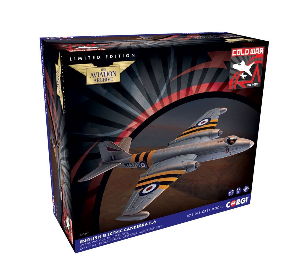 Corgi AA34711 English Electric Canberra B.6 WT370, Wg. Cdr. Paul Mallorie Diecast Model