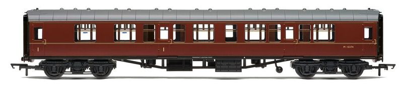 Hornby R40511 BR - MK1 Corridor - M15374 - Composite Coach Era 5 Hornby R40511 BR - MK1 Corridor - M15374 - Composite Coach Era 5
