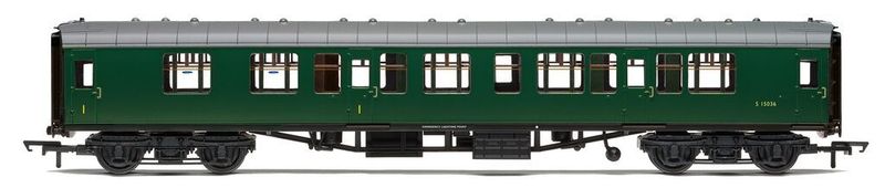 Hornby R40512 BR - MK1 Corridor - S15036 - Composite Coach Era 5 Hornby R40512 BR - MK1 Corridor - S15036 - Composite Coach Era 5