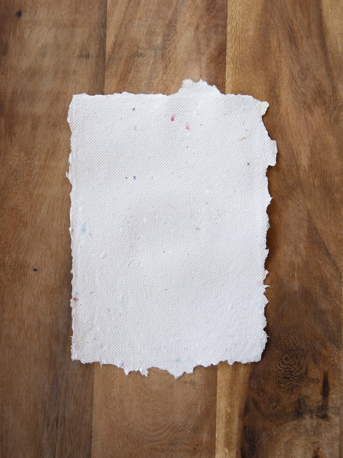 A5 Papier – recyclingweiss confetti