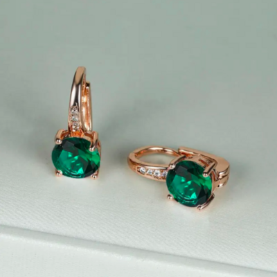 Earrings - 7mm Round Cut Gold Emerald
