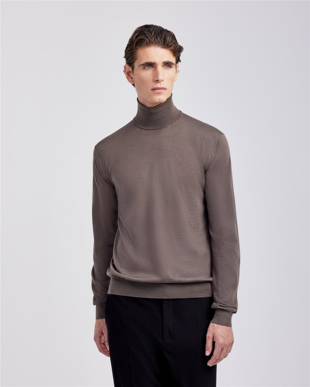 Knitwear: Turtle-neck superlight  in cashmere lana seta
