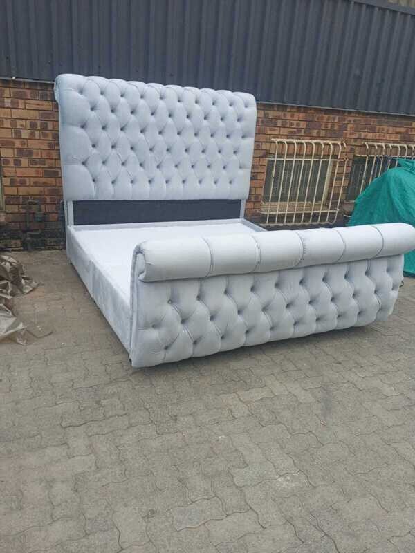 Chester Sleigh bed