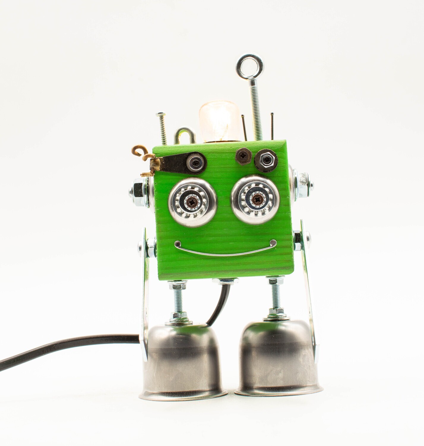 Robot lampada da tavolo in legno verde lampada da comodino, fatta a mano con materiali di recupero